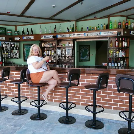 Lägenhetshotell Oya Family Kusadası