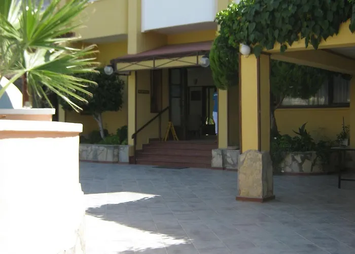 Oya Family Apartahotel