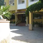 Oya Family Aparthotel