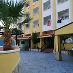 Aparthotel Oya Family 4*