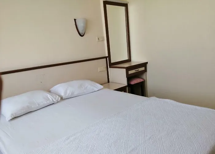 Oya Family Aparthotel 4*