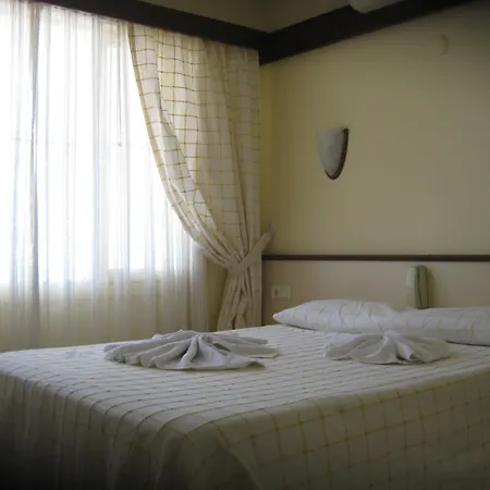 奥亚家庭套房酒店