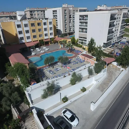 奥亚家庭套房酒店