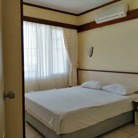 公寓式酒店 奥亚家庭套房酒店 库萨达斯