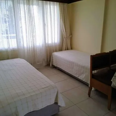 奥亚家庭套房酒店 4* 库萨达斯