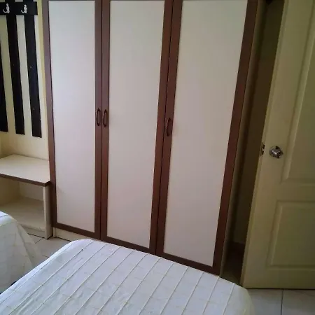 公寓式酒店 奥亚家庭套房酒店 4*